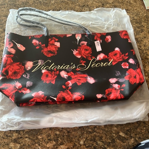 NWT Red Roses Victoria Secret Bag - Picture 1 of 8